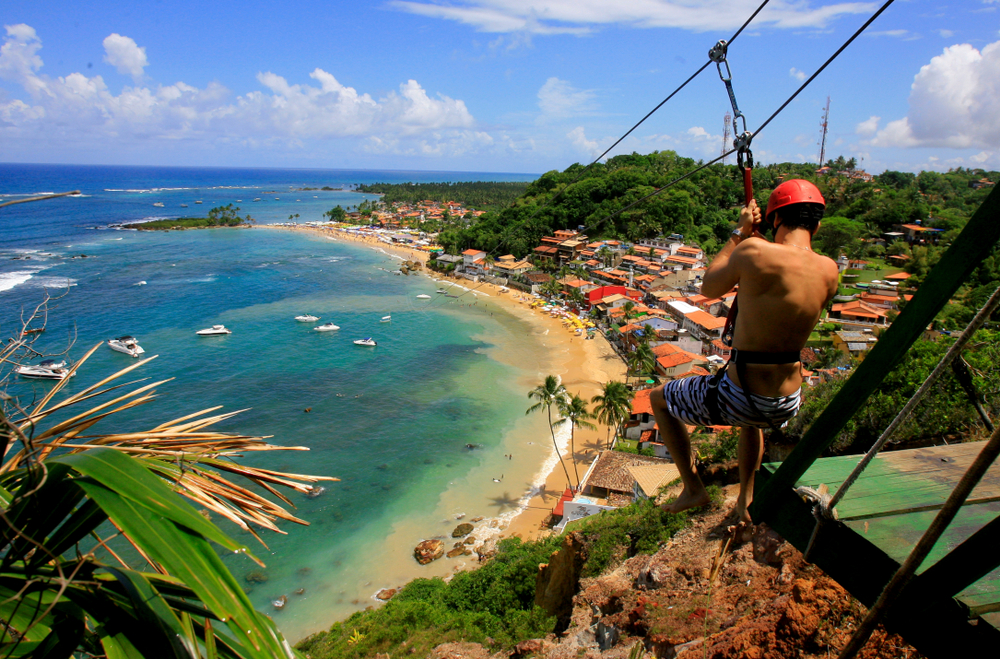 Tirolesa-Morro-de-Sao-Paulo-Bahia-Credito-editorial-Joa-Souza-shutterstock_1586493424